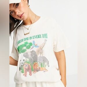 ASOS Daisy Street relaxed t-shirt with nature is every day print Size 4 Small